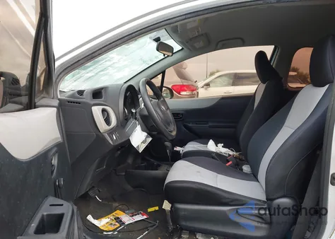 2013 Toyota Yaris L z USA, uszkodzony, nr VIN JTDJTUD34DD570833